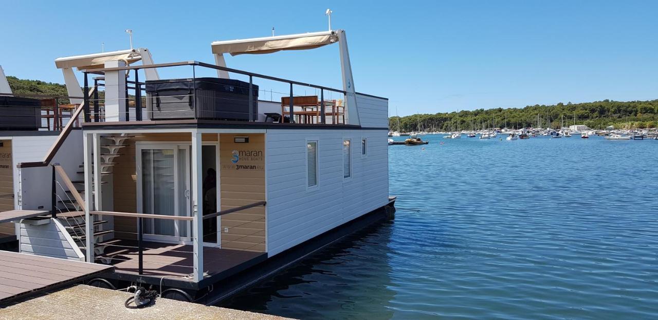 House Boat - Floating House Sofia Hotel Pula Ngoại thất bức ảnh