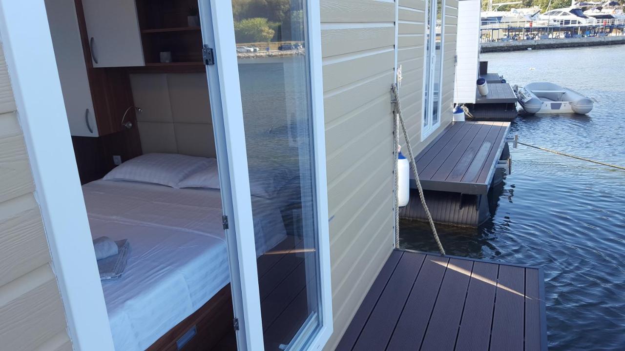 House Boat - Floating House Sofia Hotel Pula Ngoại thất bức ảnh