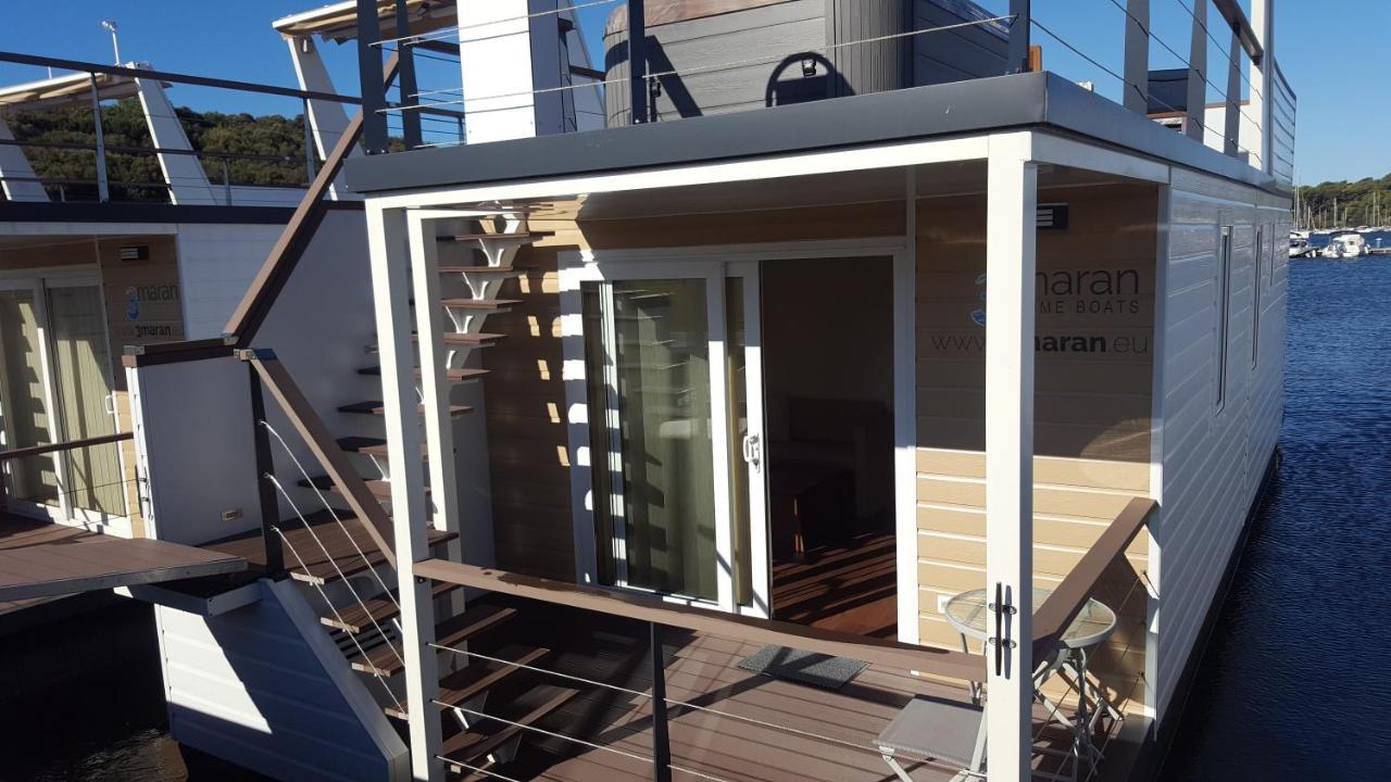 House Boat - Floating House Sofia Hotel Pula Ngoại thất bức ảnh